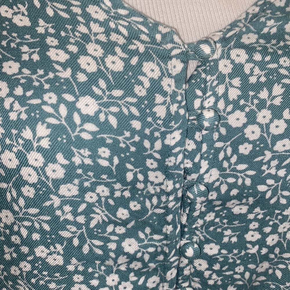 🎈Sale🎈DIP Floral Top With Tie Slightly Cropped - Picture 2 of 6